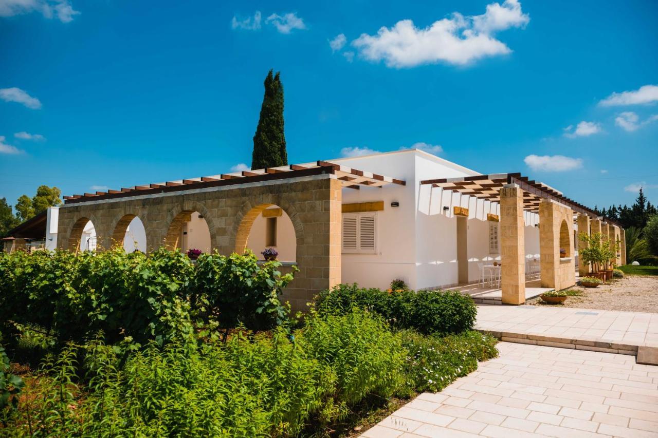 Masseria Tenuta Flora Maria 莱韦拉诺 外观 照片