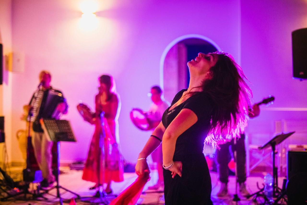 Masseria Tenuta Flora Maria 莱韦拉诺 外观 照片